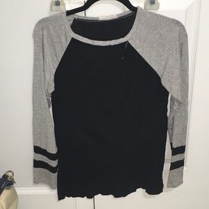 Long sleeve with cut out on top